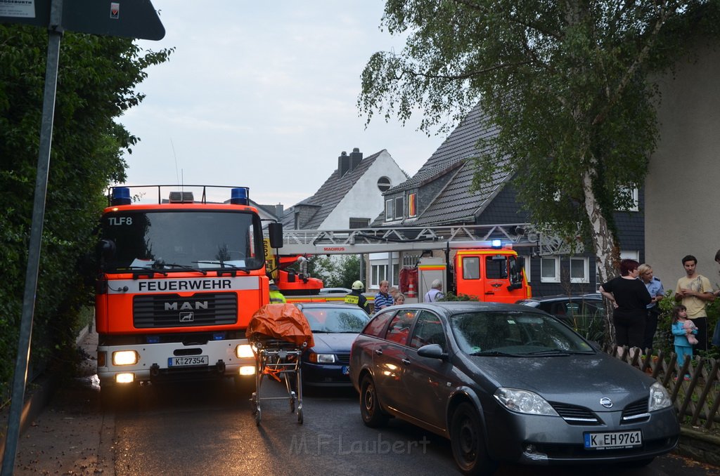 Feuer Einfamilienhaus Koeln Ostheim Saarbrueckerstr P01.JPG